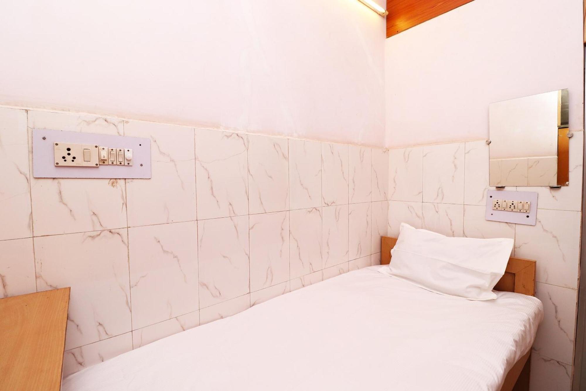 Hotel Kshama Jabalpur Zewnętrze zdjęcie