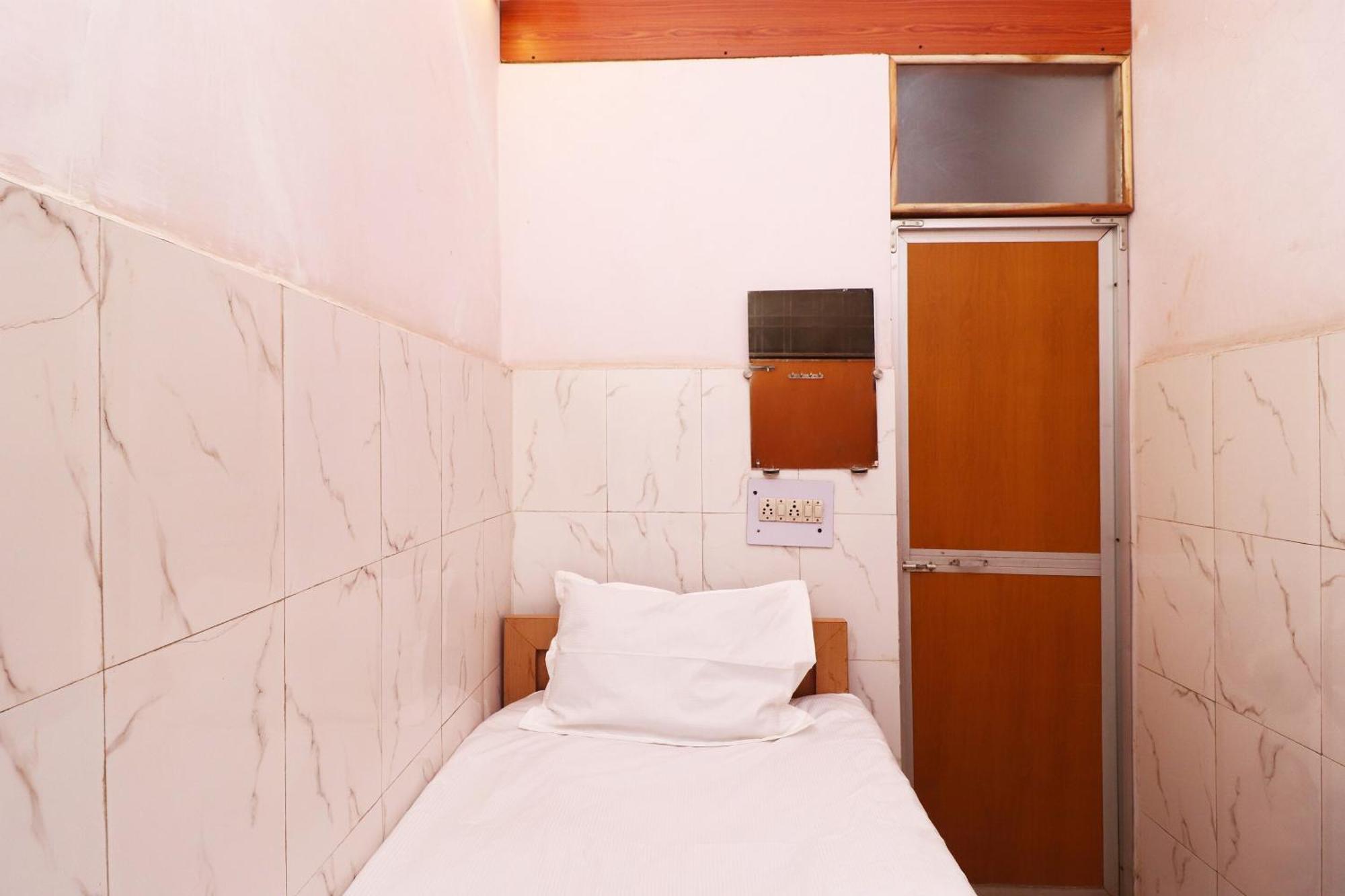 Hotel Kshama Jabalpur Zewnętrze zdjęcie